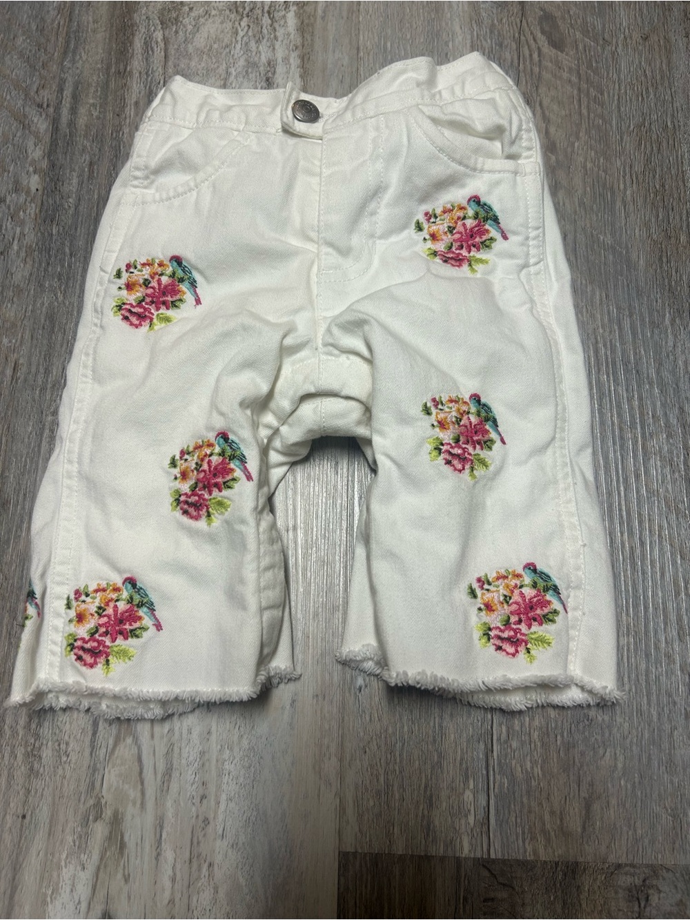 Vintage Baby Gap Embroidered Capris Size 6-12 Months.
